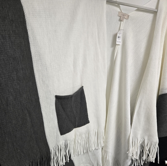 LOFT Oversized Colorblock Wrap - Picture 2 of 3